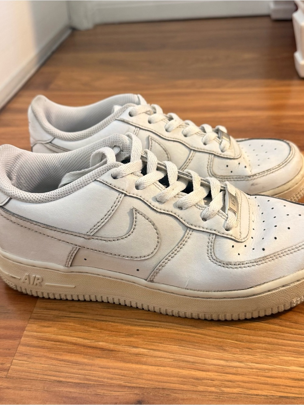 Nike Air Force 1 white trainers shoes